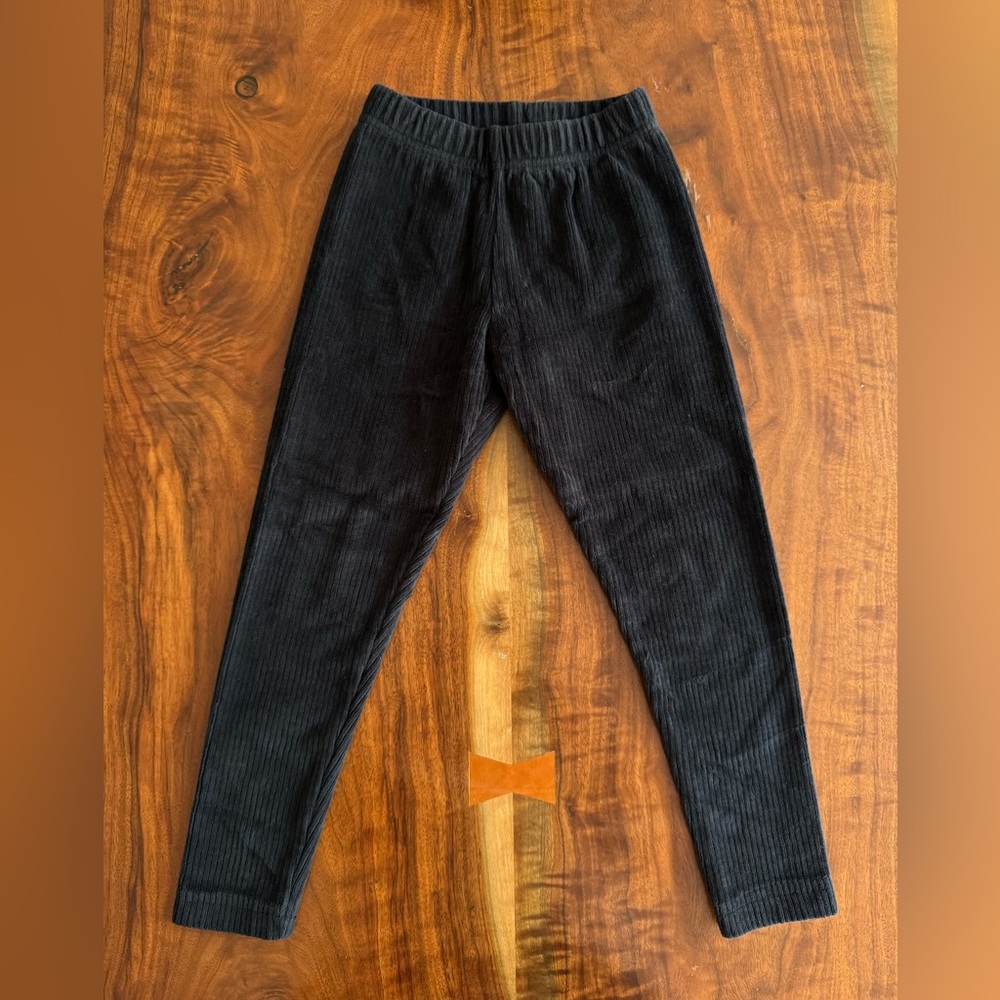 Hanna Andersson black corduroy pants. 110cm US 5.